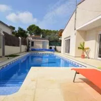 Hotel Bonita casa con piscina y jacuzzy. La Baraka en palau-de-santa-eulalia