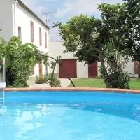 Hotel Splendid Mansion in St Marti Sarroca with Garden en sant-marti-sarroca